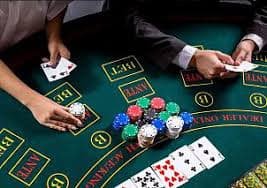 Người chơi quay slot nổ hũ jackpot trên điện thoại Android tại bty9296
